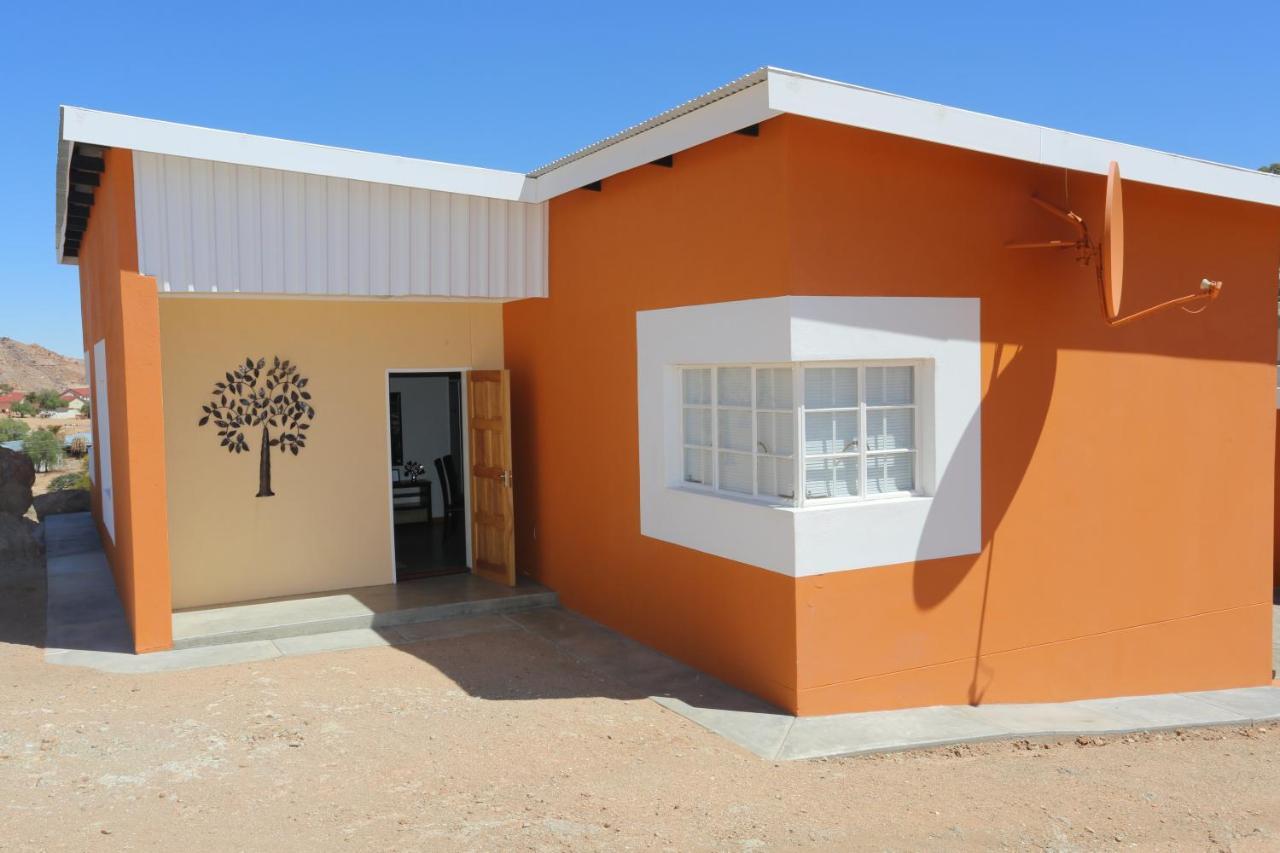 شقة Orange House Self Catering آوس المظهر الخارجي الصورة
