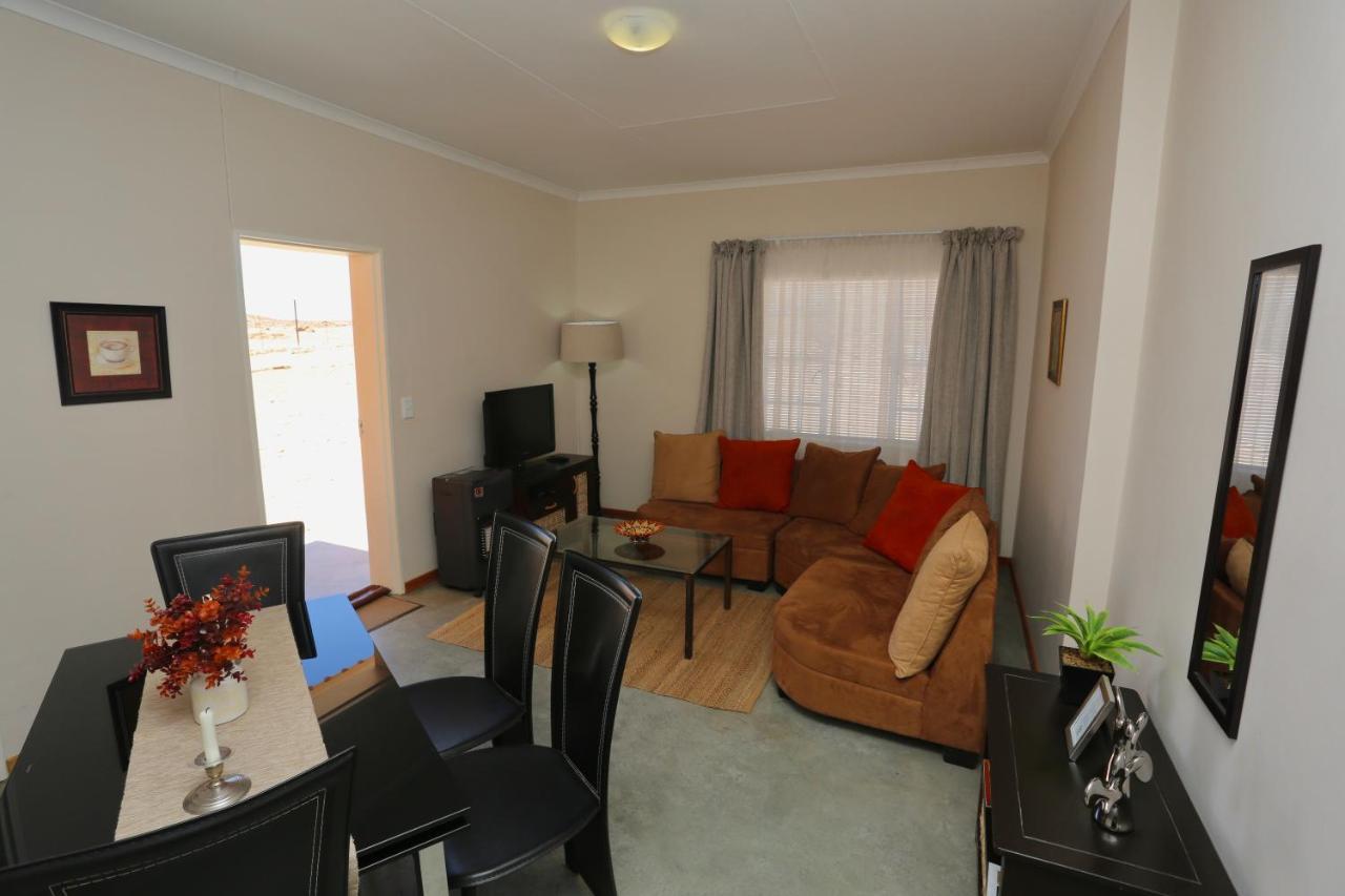 شقة Orange House Self Catering آوس المظهر الخارجي الصورة