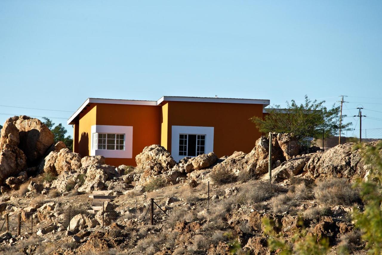شقة Orange House Self Catering آوس المظهر الخارجي الصورة